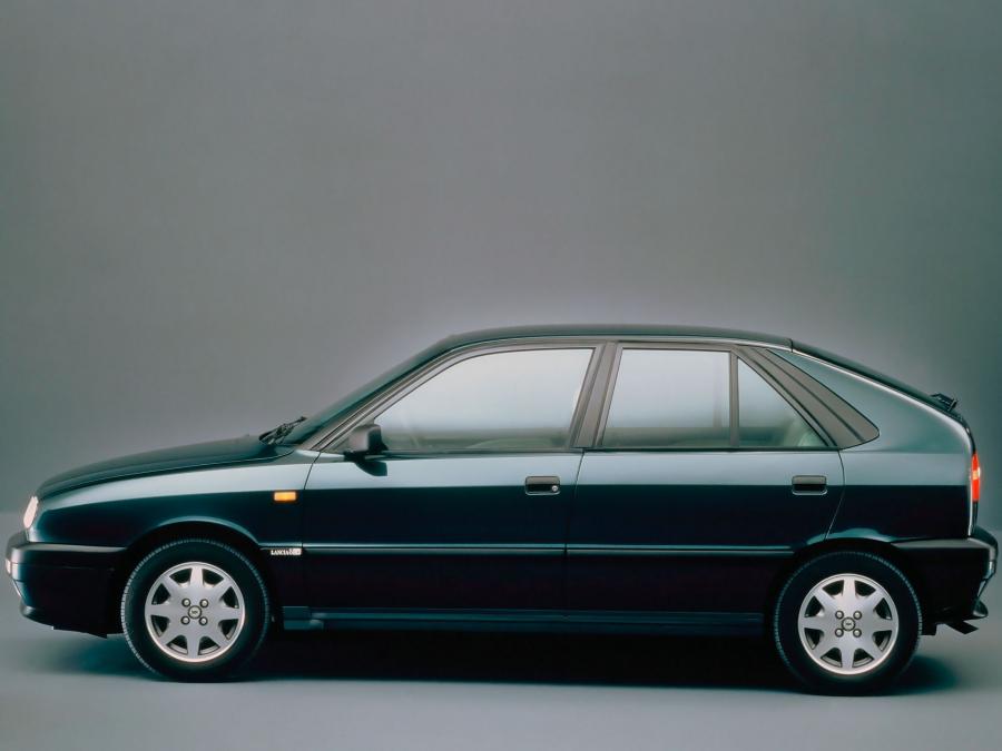  Lancia Delta 1993 года  (фото 4 из 11)
